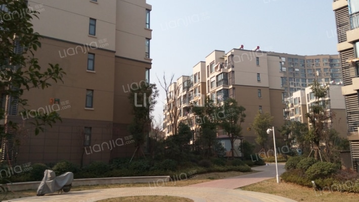 东郊小镇第八街区外景图