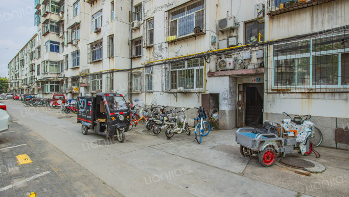 建华里小区外景图