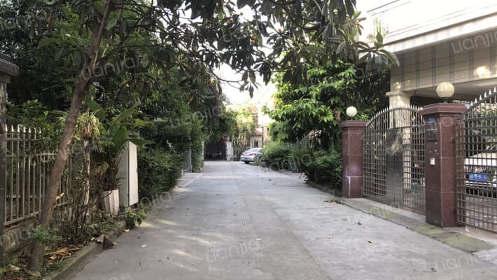 中央花园新城市别墅外景图