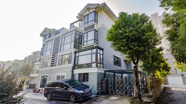 京岘山庄外景图