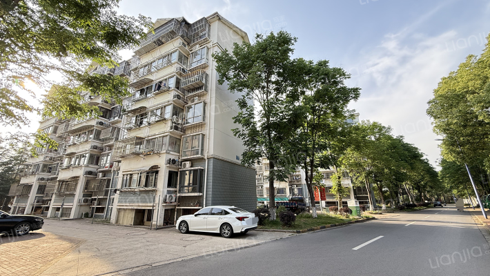 东虹花苑南外景图