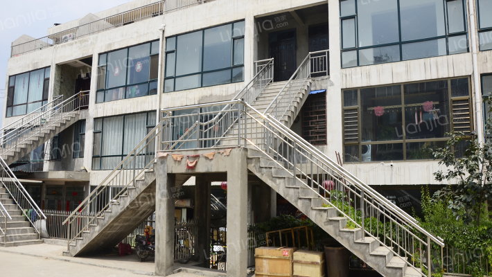 悠怡叠墅外景图