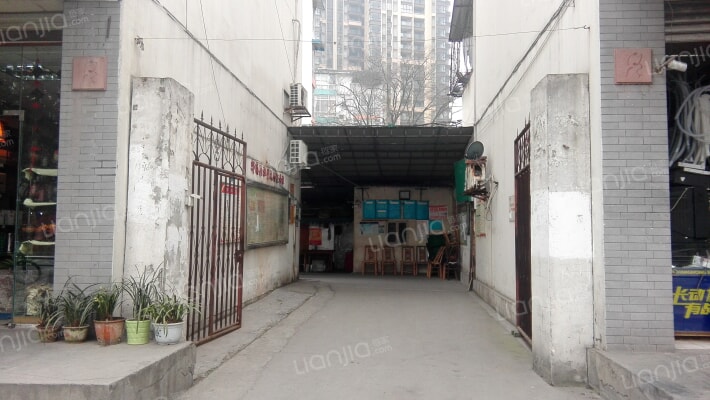 西大街183号外景图