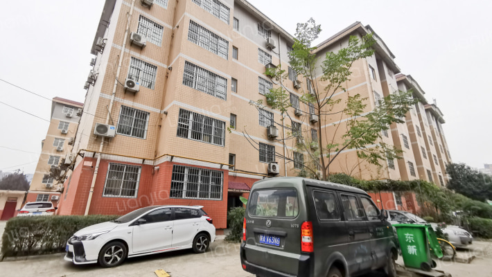 东新小区外景图