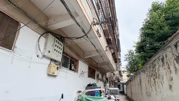 驻马店市第一初级中学家属院外景图