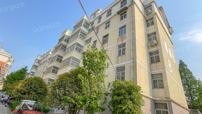 颍泉区水务局家属院外景图