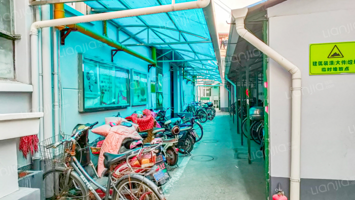 中复小区外景图