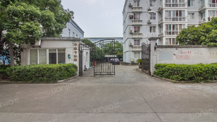 华缘专家楼外景图