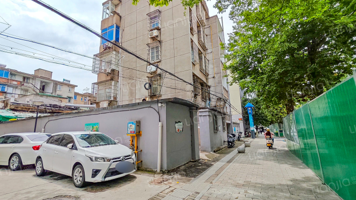 斜西街298号外景图