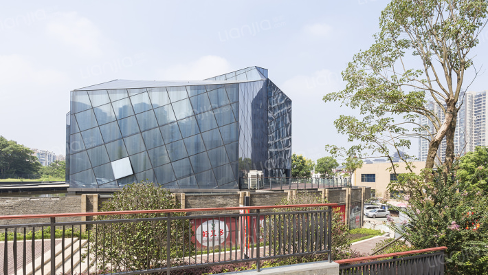 融创前海中心外景图