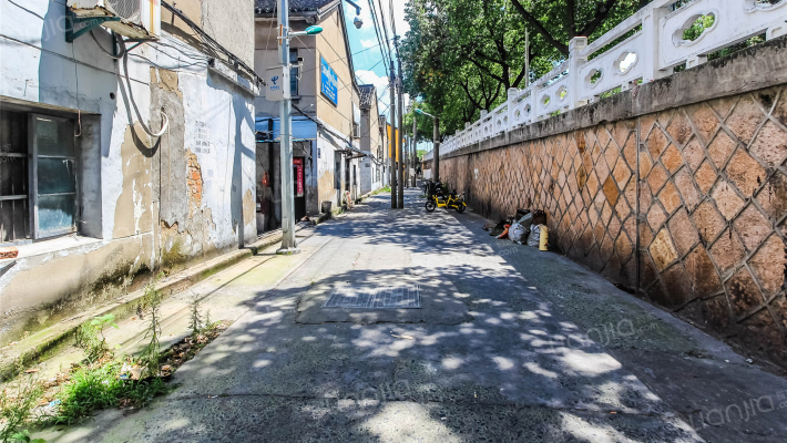 三塔里小区外景图