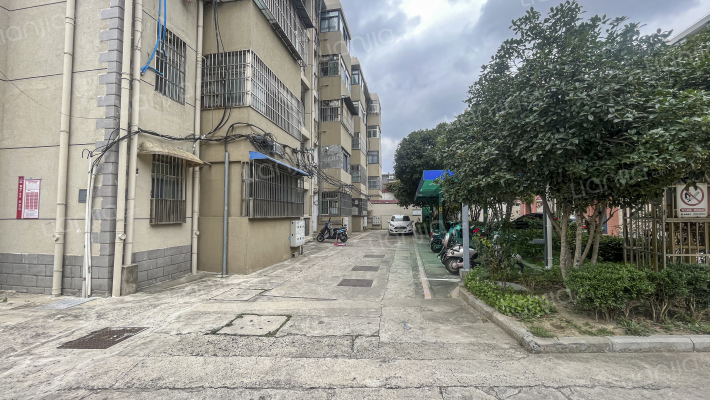 安徽燎原化工公司生活区外景图