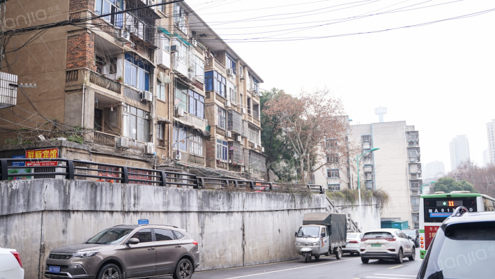 建设医院宿舍外景图