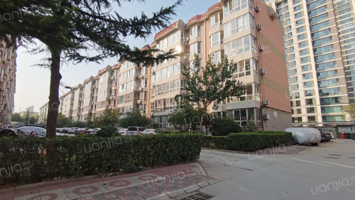 尹泰花园东区外景图