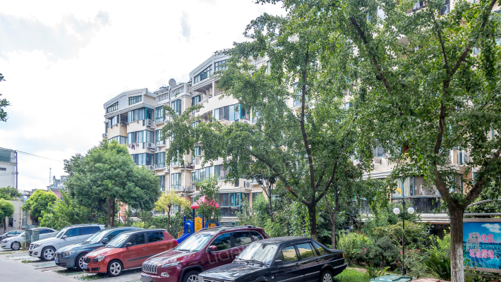 华高庭园外景图