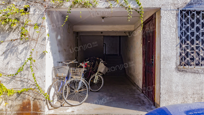 蓝天花园外景图