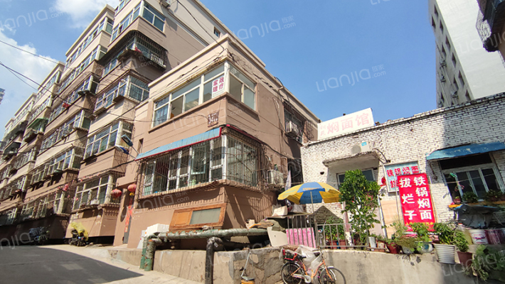 铜厂宿舍中院外景图