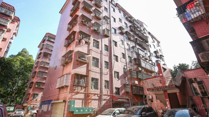 东盛苑小区外景图