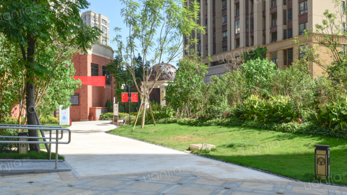 龙脊时代广场外景图