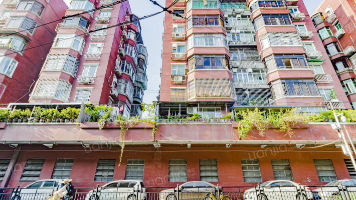 综合大楼外景图