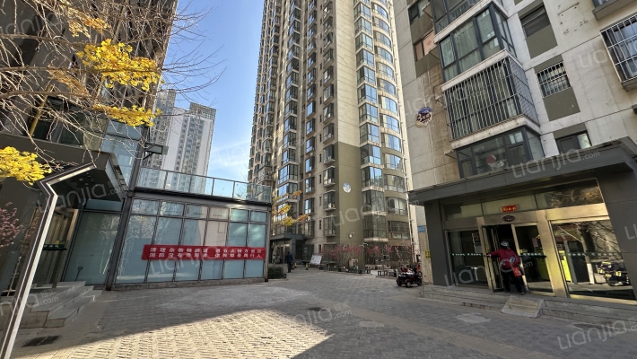 百合美地小区外景图