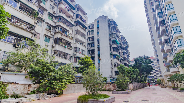 松漱前小区外景图