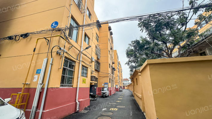 长清区医院宿舍外景图