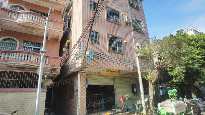 南镇大街外景图