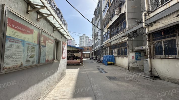 纺站宿舍外景图