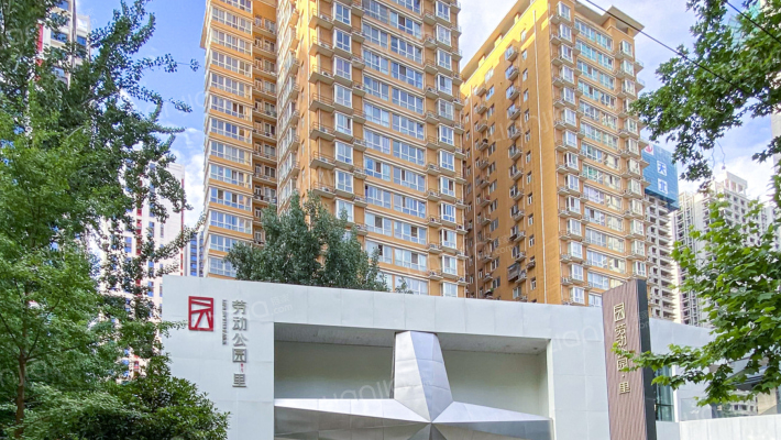 劳动公园·里外景图