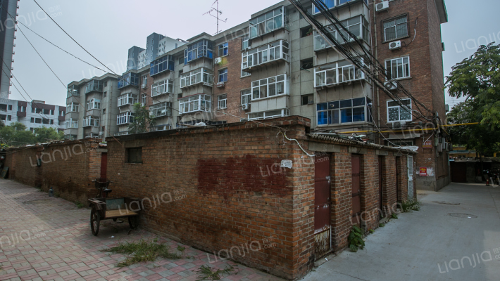 劳技校宿舍外景图