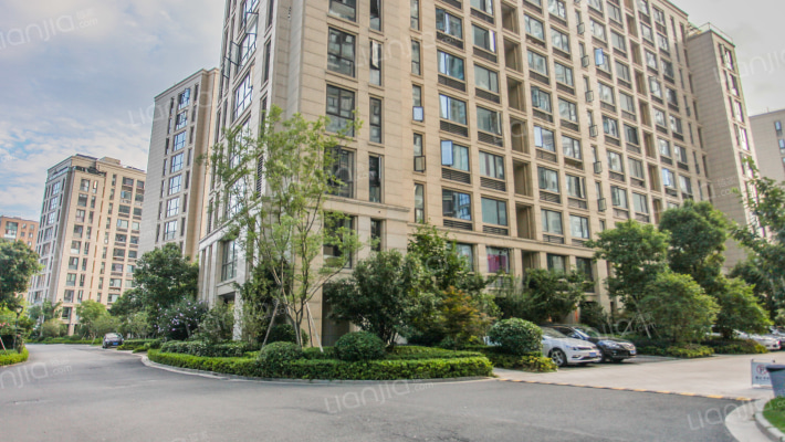 荣安月园外景图