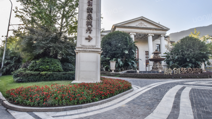 融创紫泉枫丹外景图