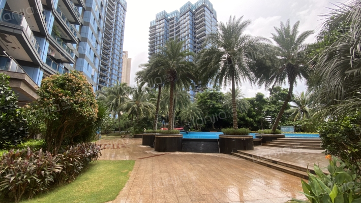 外滩中心外景图