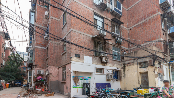 岗杜街146号院外景图