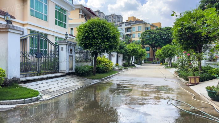 天域阳光别墅外景图