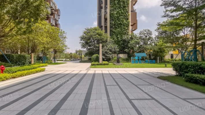 翡翠里溪望外景图