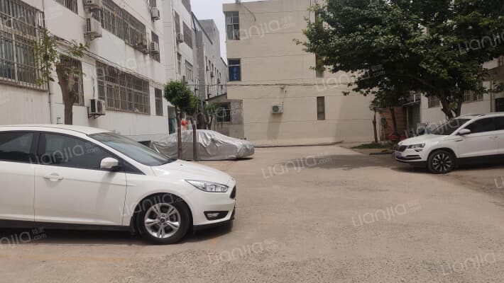 剧团家属院外景图