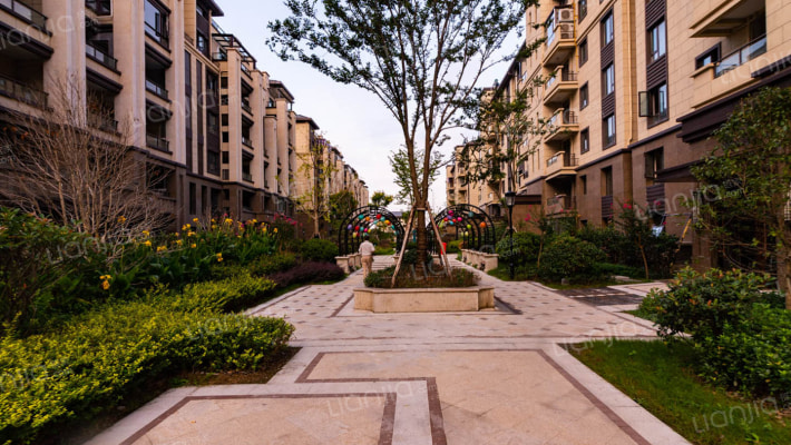 东湖华庭外景图