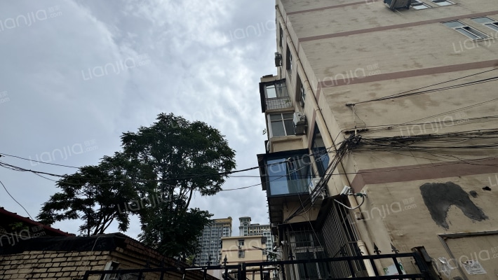 吉祥楼家属院外景图