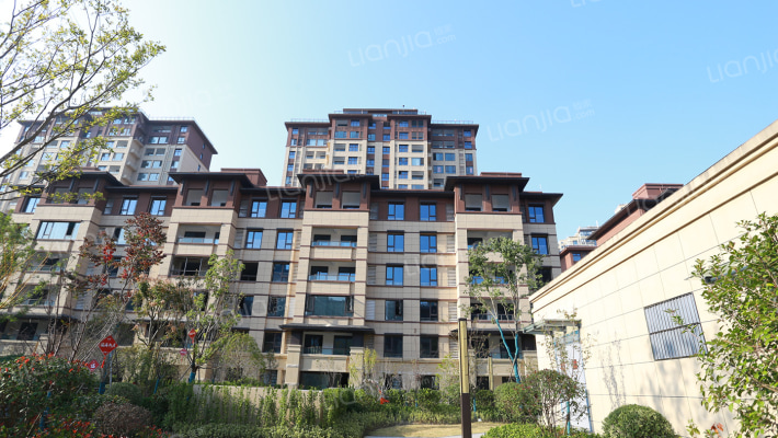 丰盛名望府外景图