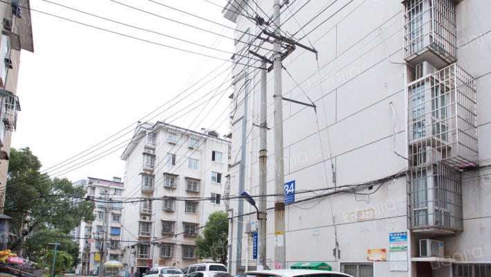 鼓风机厂宿舍外景图