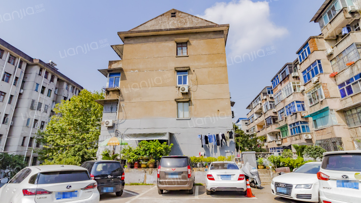 马路里78号外景图