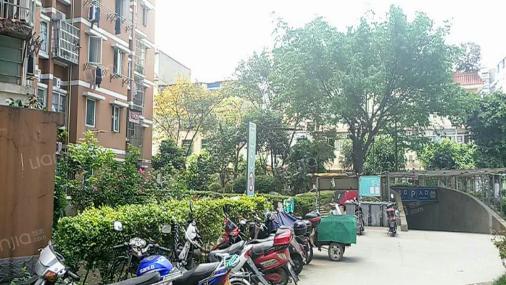 思学园博仕楼外景图