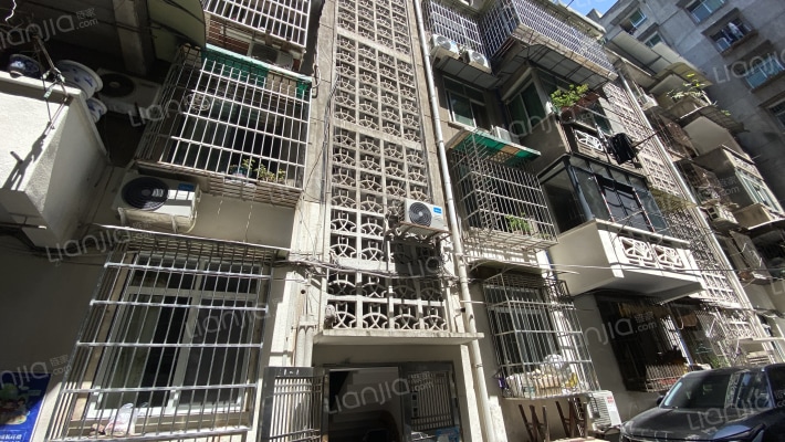 制药厂宿舍外景图