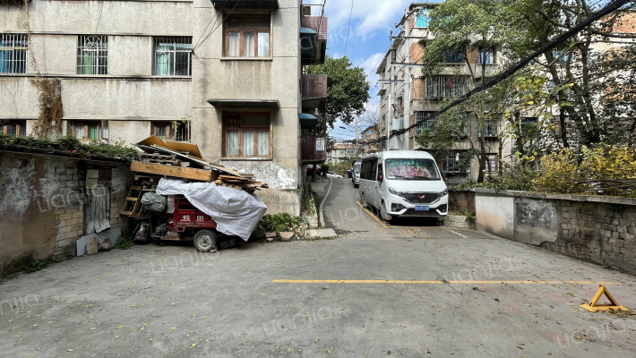 望哨坡巷2号外景图