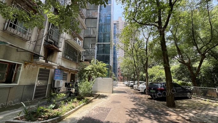 长沙理工大学金盆岭校区职工宿舍外景图