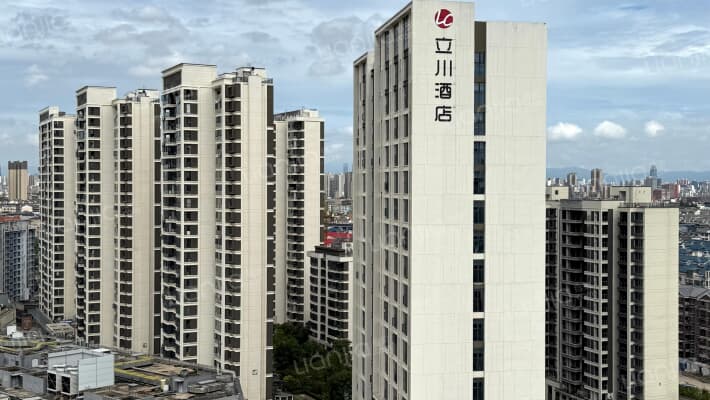 龙湖春江郦城外景图