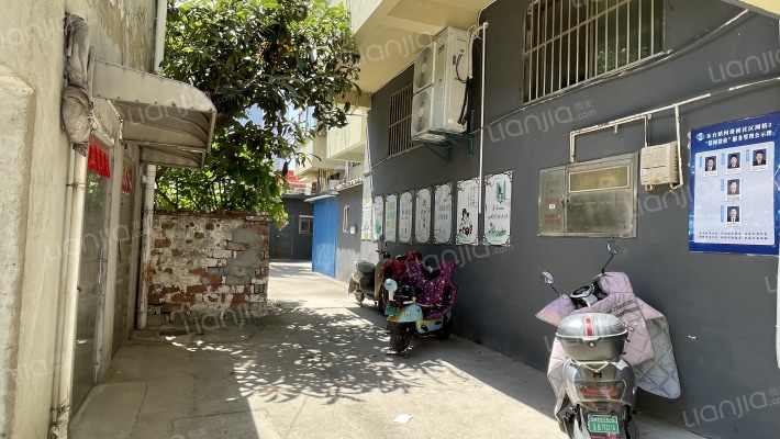 伊泰大厦外景图