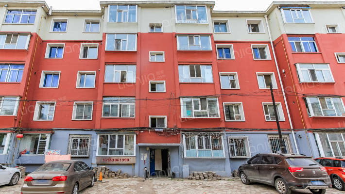 一汽专用车厂家属院外景图